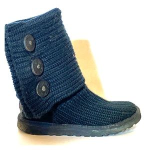 Black knit Ugg boots